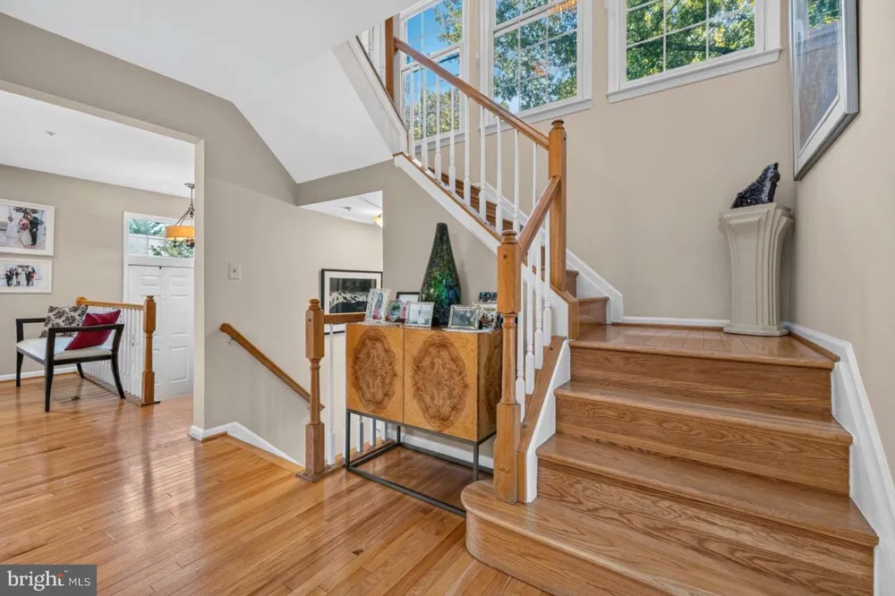 11306 HOLLOWSTONE DRIVE Rockville, MD 20852