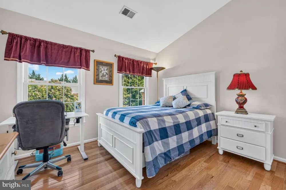11306 HOLLOWSTONE DRIVE Rockville, MD 20852