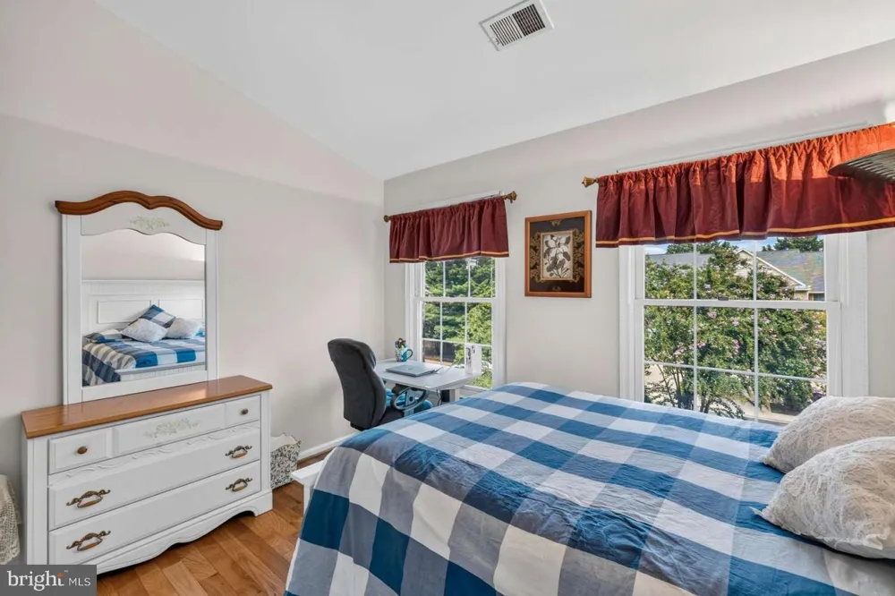 11306 HOLLOWSTONE DRIVE Rockville, MD 20852