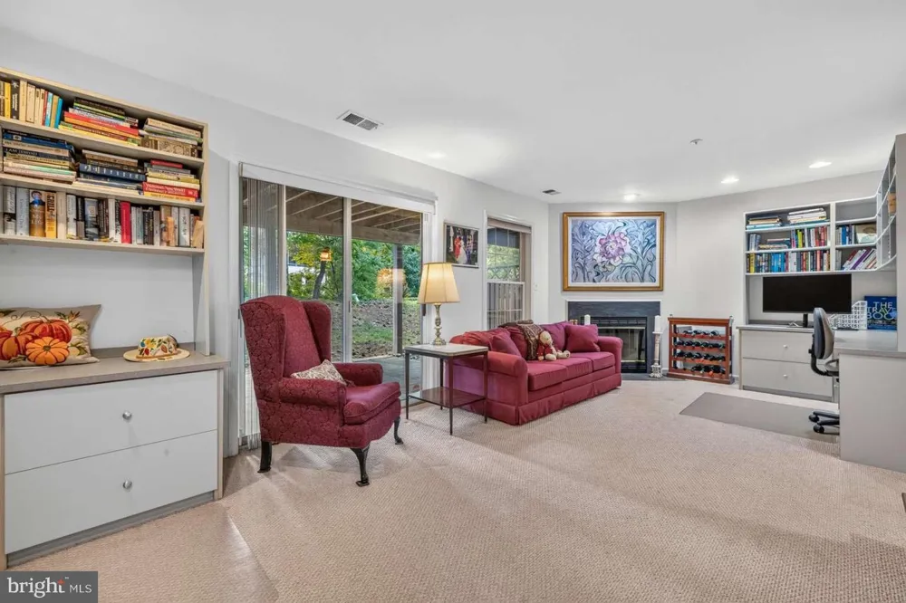 11306 HOLLOWSTONE DRIVE Rockville, MD 20852