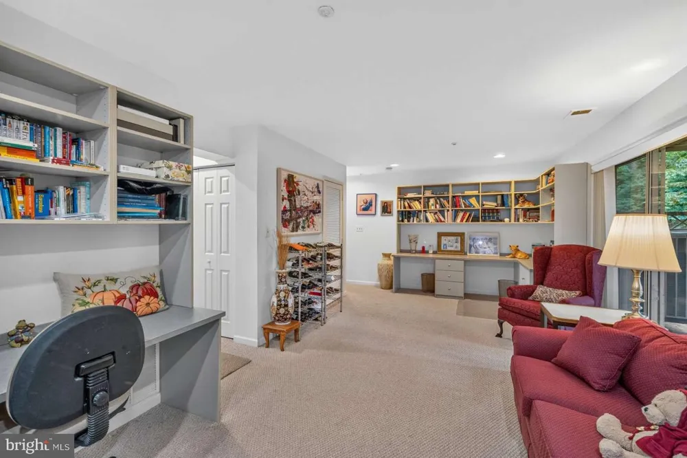 11306 HOLLOWSTONE DRIVE Rockville, MD 20852