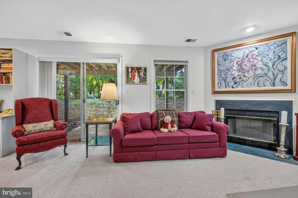 11306 HOLLOWSTONE DRIVE Rockville, MD 20852