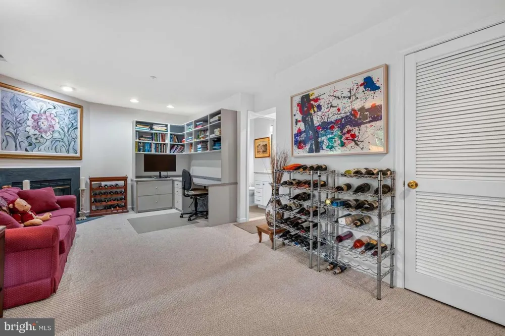 11306 HOLLOWSTONE DRIVE Rockville, MD 20852