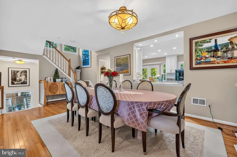 11306 HOLLOWSTONE DRIVE Rockville, MD 20852