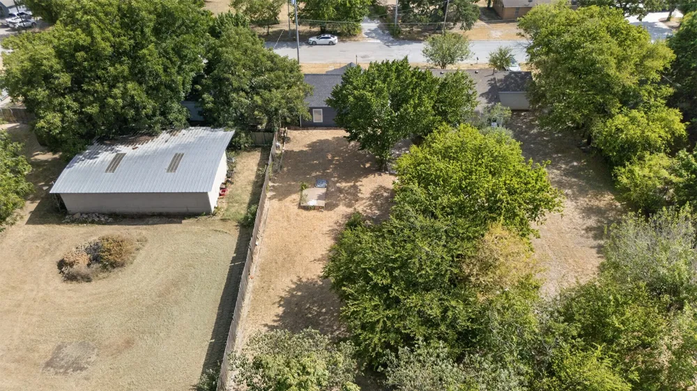 805 Adkins Street Bowie, TX 76230