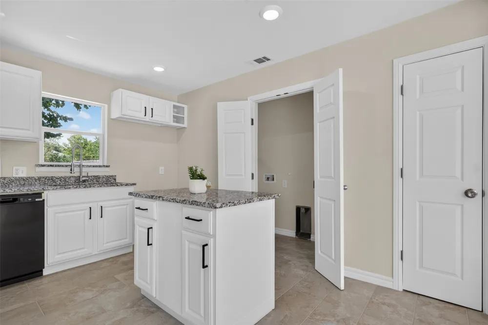 805 Adkins Street Bowie, TX 76230