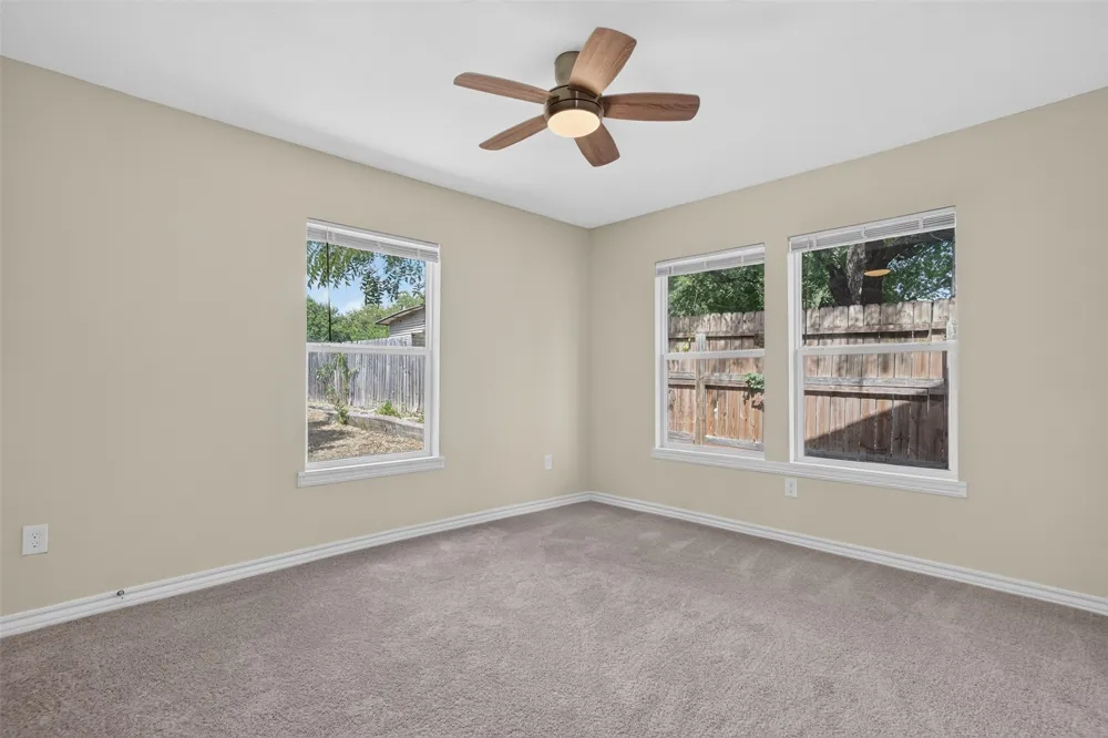 805 Adkins Street Bowie, TX 76230