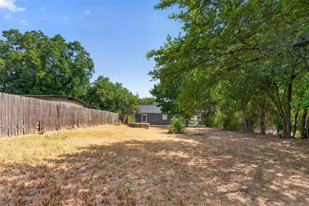 805 Adkins Street Bowie, TX 76230