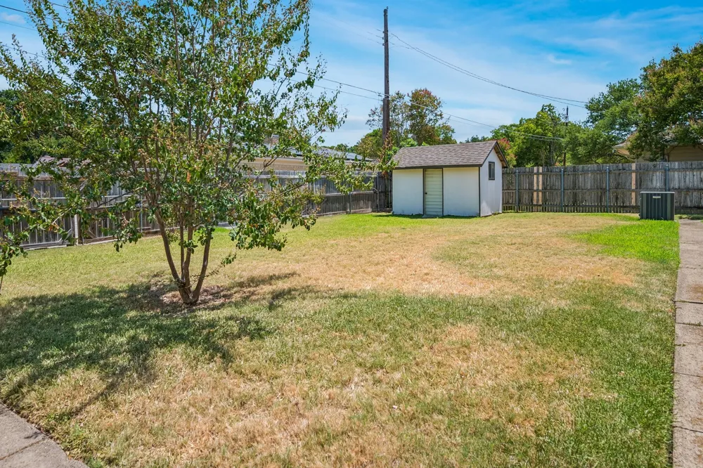 902 Lindale Lane Richardson, TX 75080