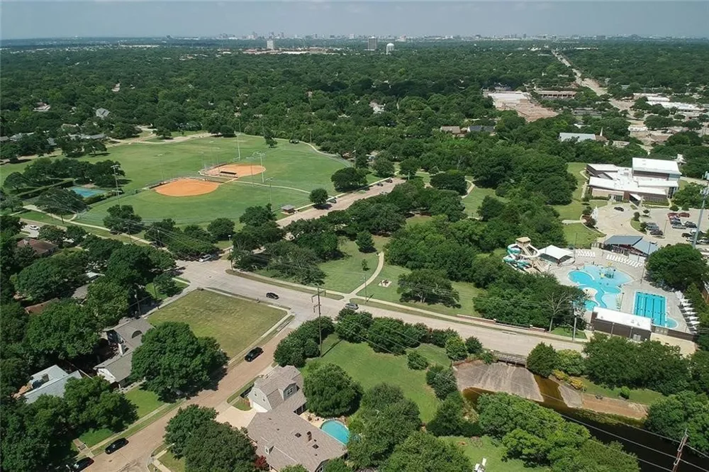 902 Lindale Lane Richardson, TX 75080
