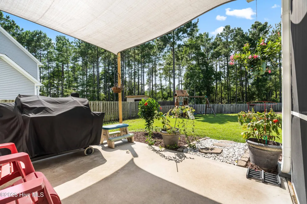624 High Tide Drive Sneads Ferry, NC 28460