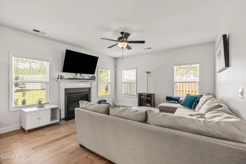 624 High Tide Drive Sneads Ferry, NC 28460