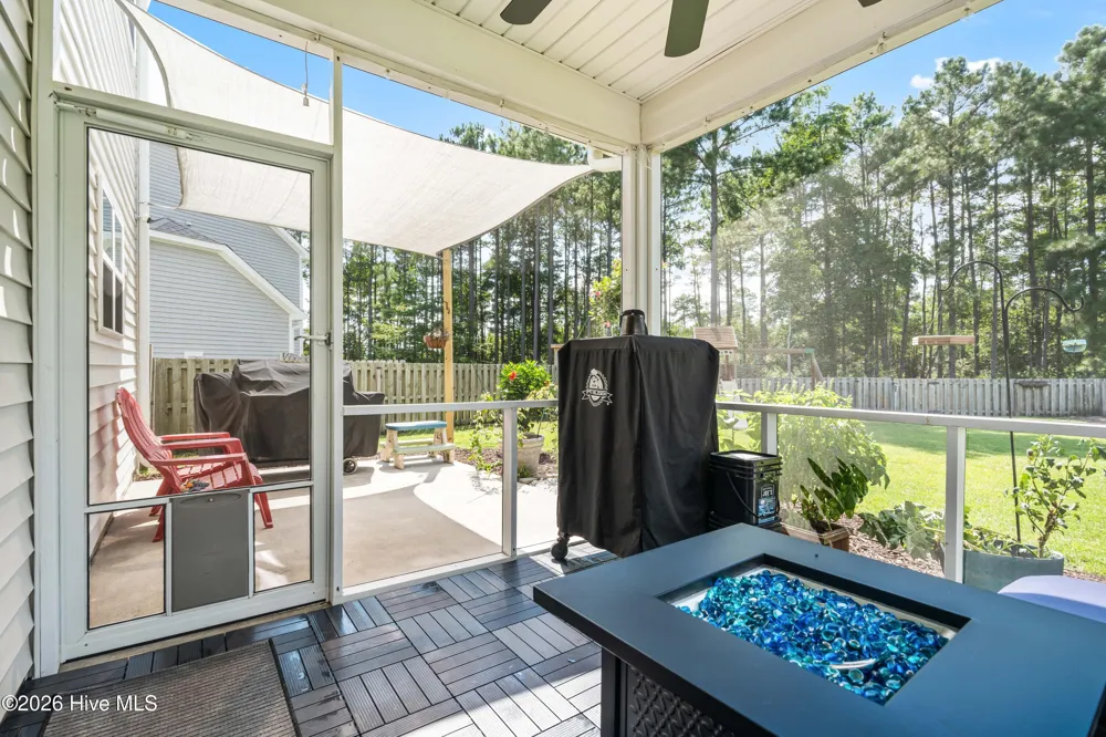 624 High Tide Drive Sneads Ferry, NC 28460