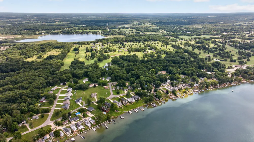 2869 Bartlett Road Pleasant Lake, MI 49272