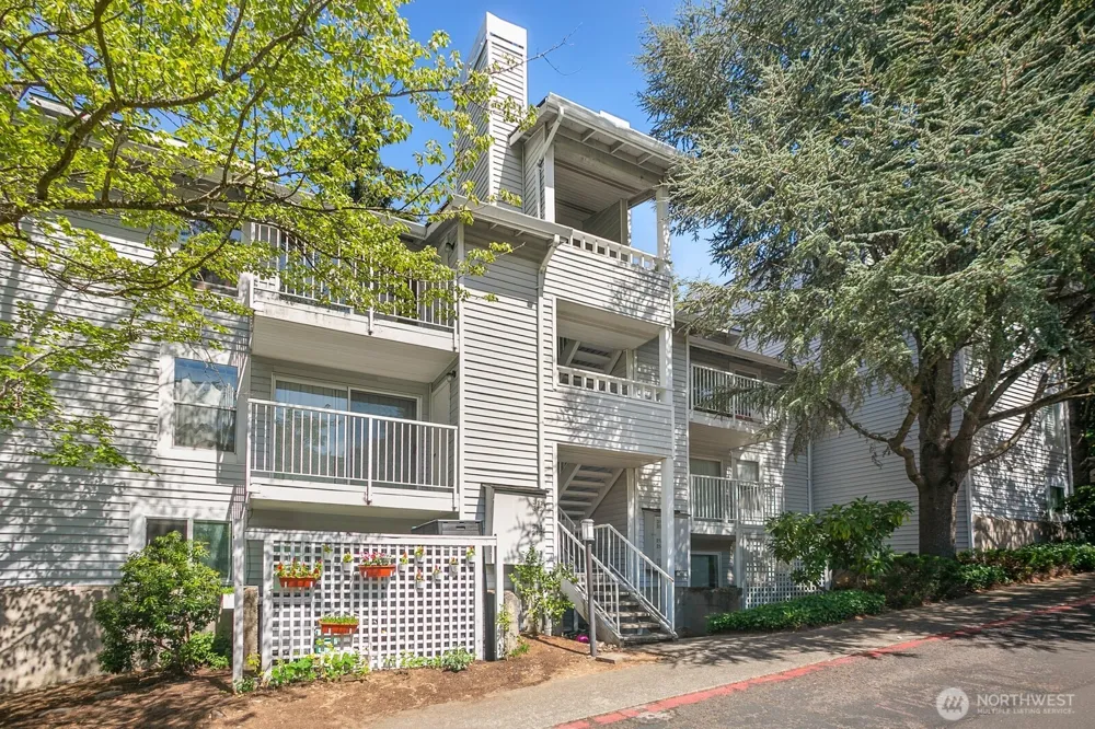 4106 Factoria Boulevard SE #213 Bellevue, WA 98006