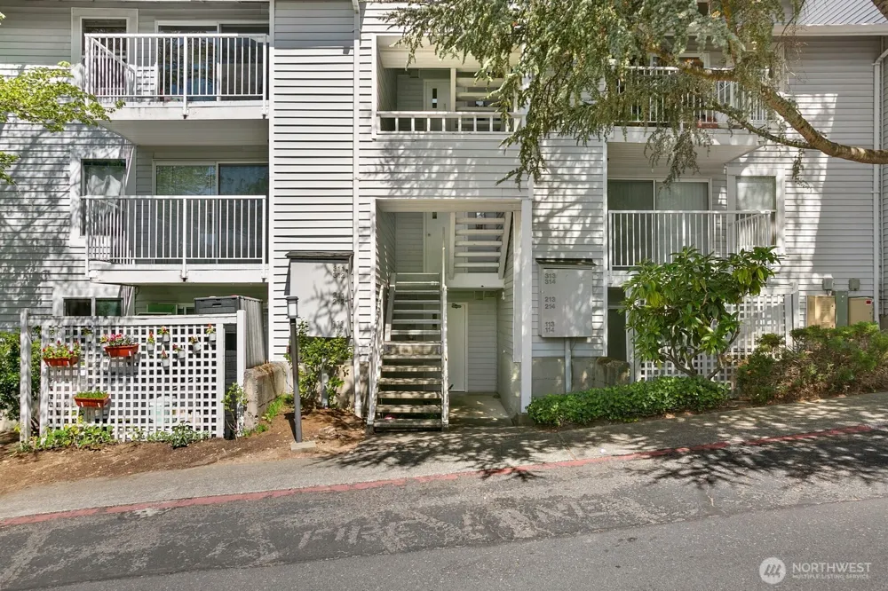 4106 Factoria Boulevard SE #213 Bellevue, WA 98006