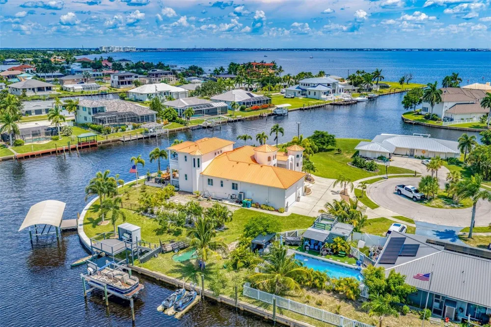 290 TAIT TERRACE SE Port Charlotte, FL 33952