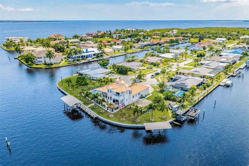 290 TAIT TERRACE SE Port Charlotte, FL 33952