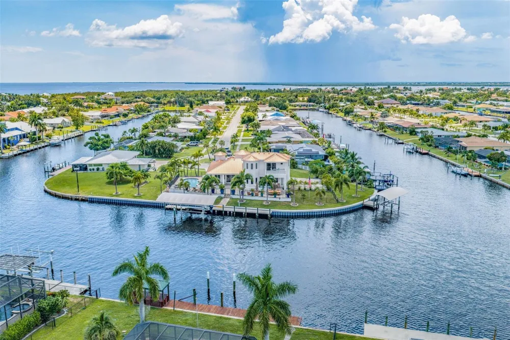 290 TAIT TERRACE SE Port Charlotte, FL 33952