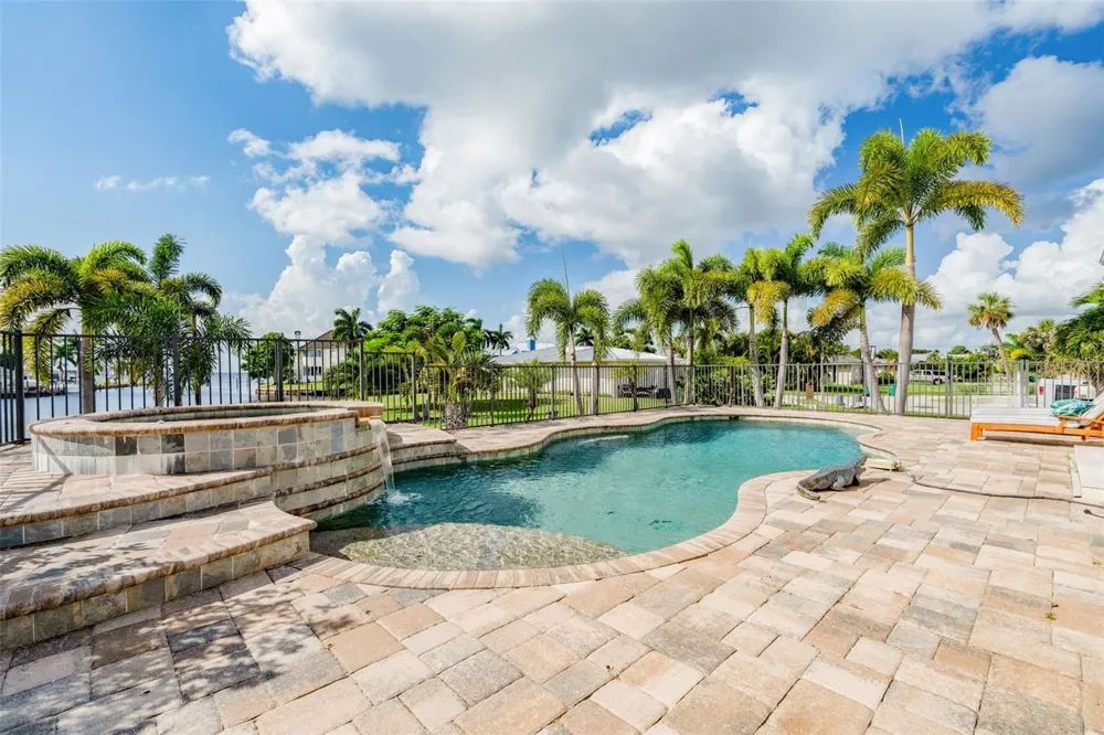 290 TAIT TERRACE SE Port Charlotte, FL 33952