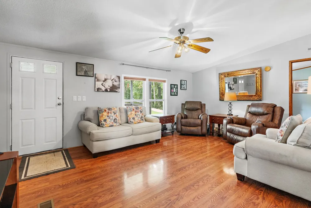 1333 Roberts Rd Goodlettsville, TN 37072