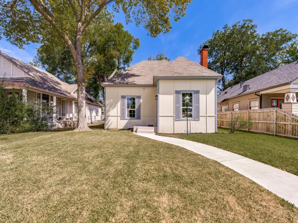 917 W Sears Street Denison, TX 75020
