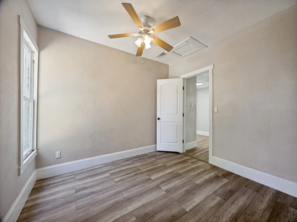 917 W Sears Street Denison, TX 75020
