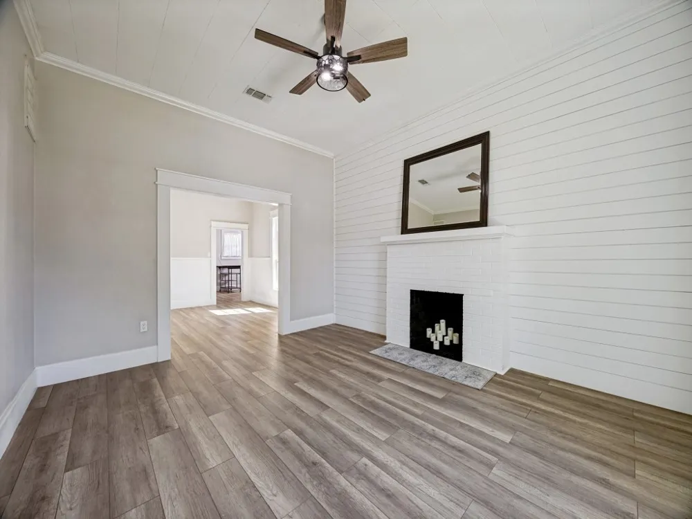 917 W Sears Street Denison, TX 75020