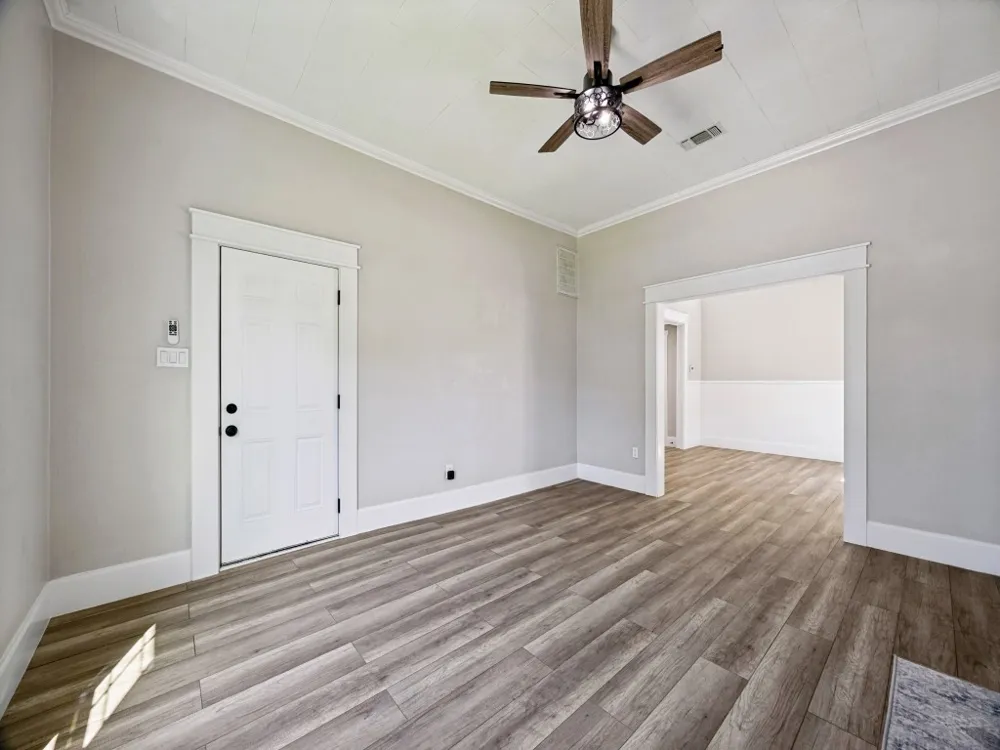 917 W Sears Street Denison, TX 75020