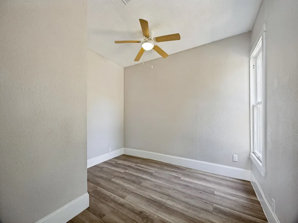 917 W Sears Street Denison, TX 75020