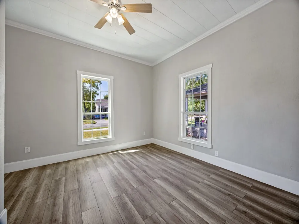 917 W Sears Street Denison, TX 75020