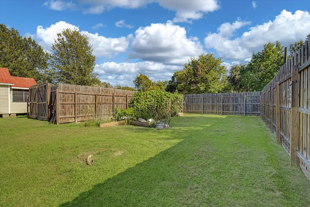 805 Trinity Street Anahuac, TX 77514