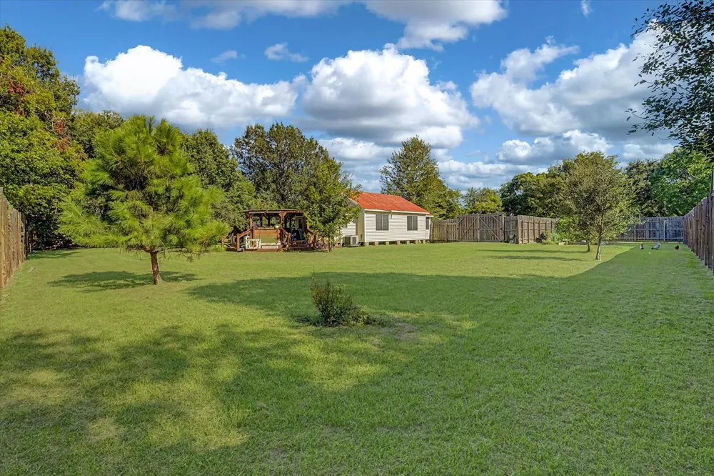 805 Trinity Street Anahuac, TX 77514
