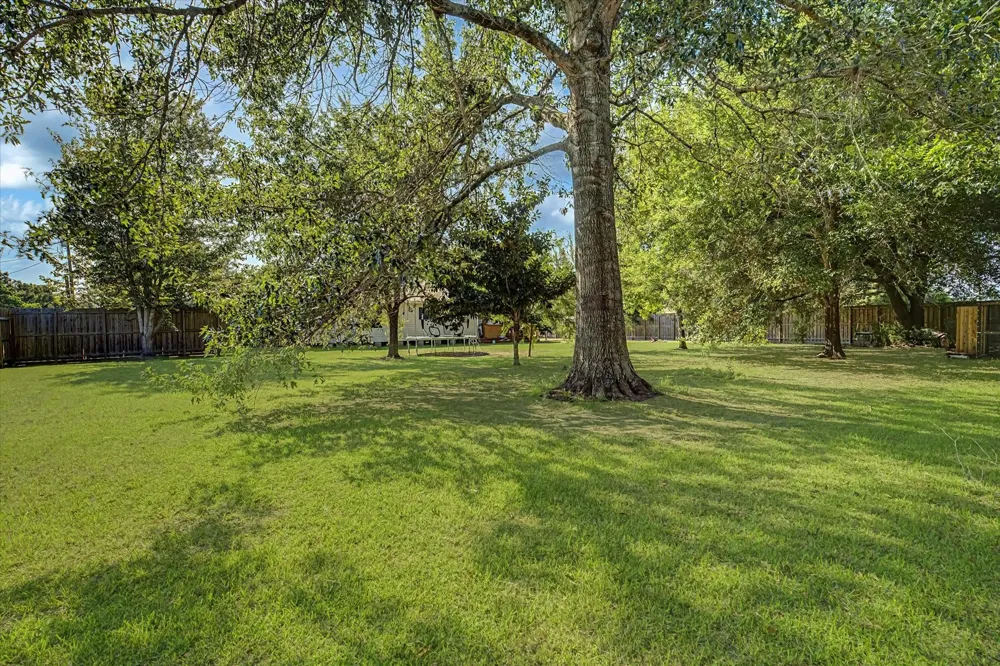 805 Trinity Street Anahuac, TX 77514