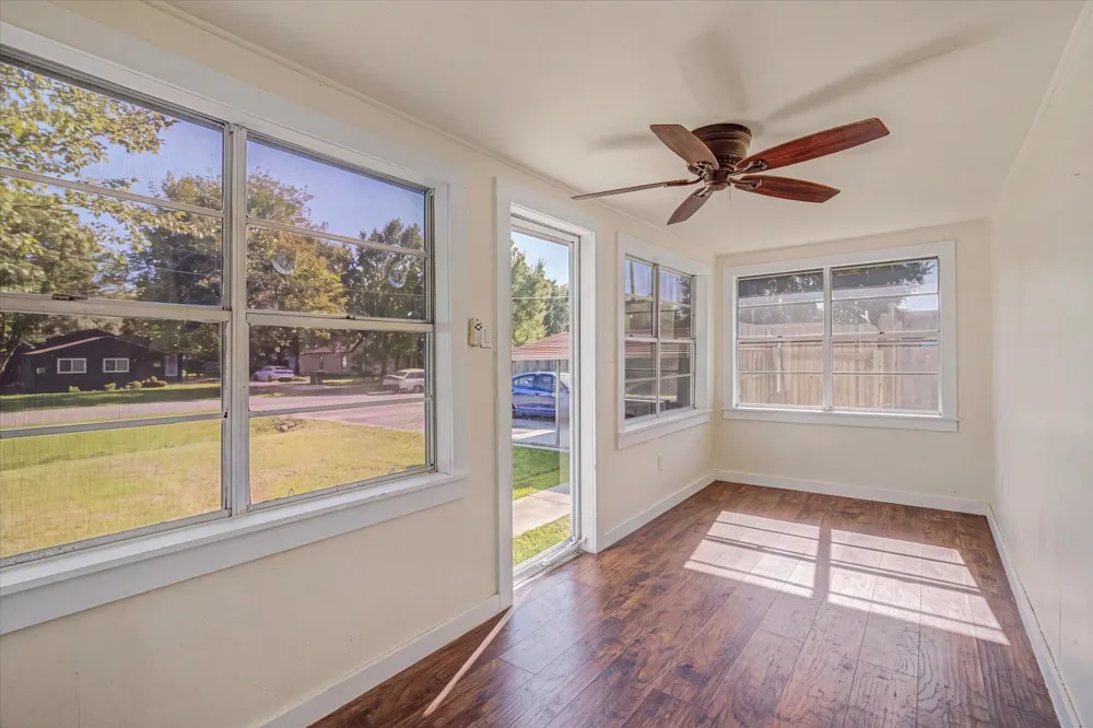 805 Trinity Street Anahuac, TX 77514