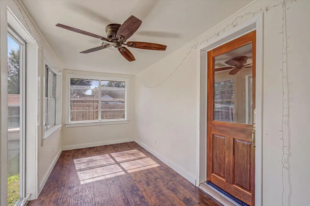 805 Trinity Street Anahuac, TX 77514