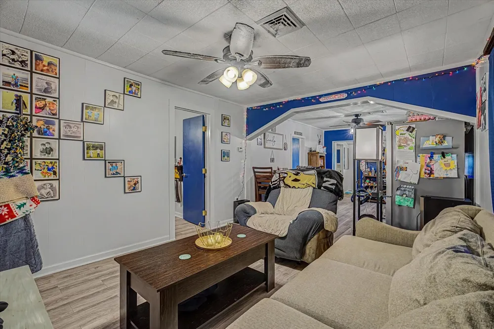 805 Trinity Street Anahuac, TX 77514