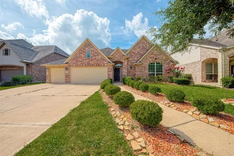 7122 Fall Creek Lane