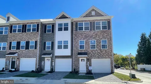 640 ARDEN COURT