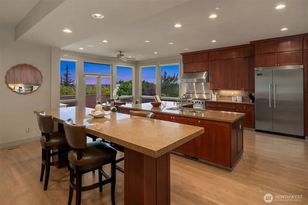 8635 NE 19th Place Clyde Hill, WA 98004