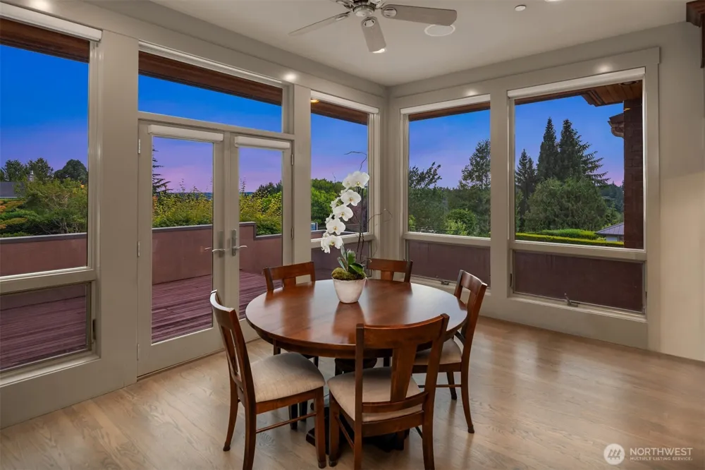 8635 NE 19th Place Clyde Hill, WA 98004