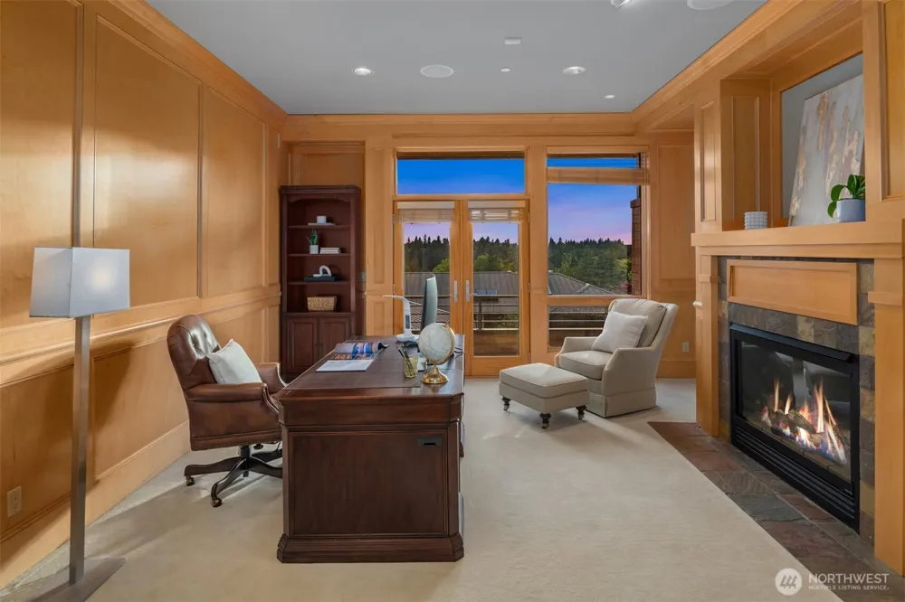 8635 NE 19th Place Clyde Hill, WA 98004
