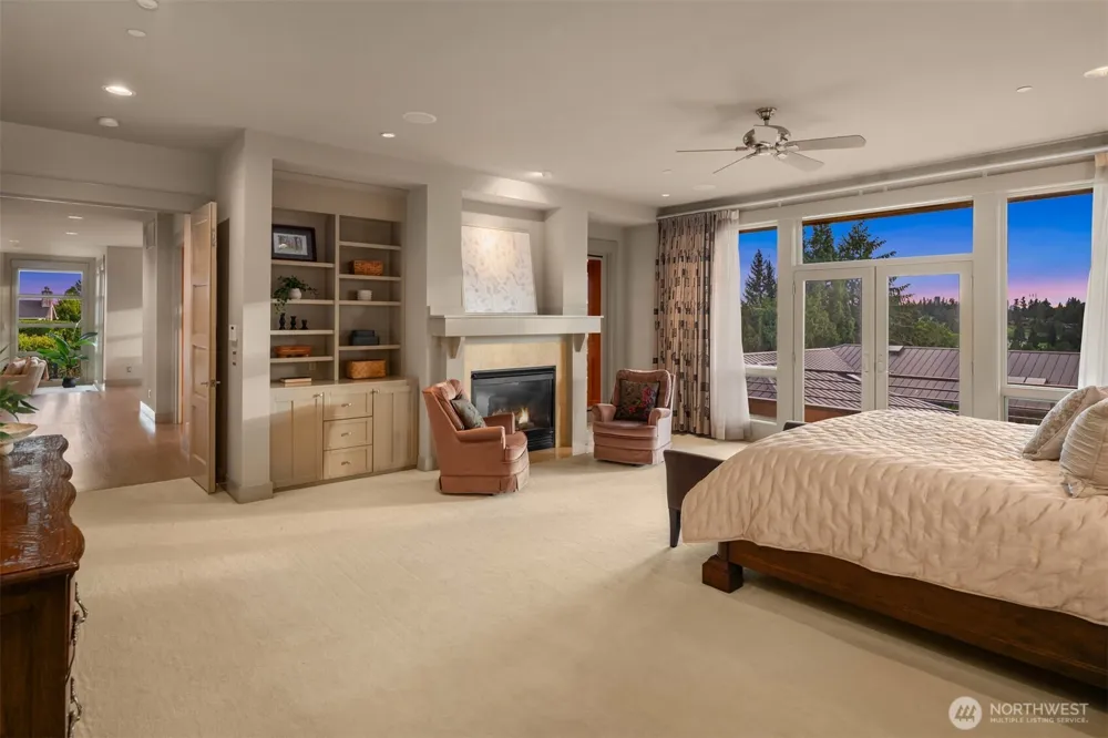 8635 NE 19th Place Clyde Hill, WA 98004