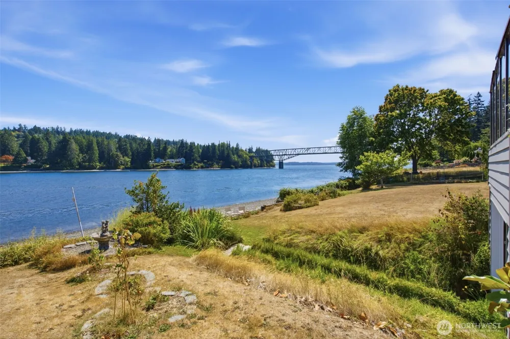 6337 NE Balzow Road Suquamish, WA 98392