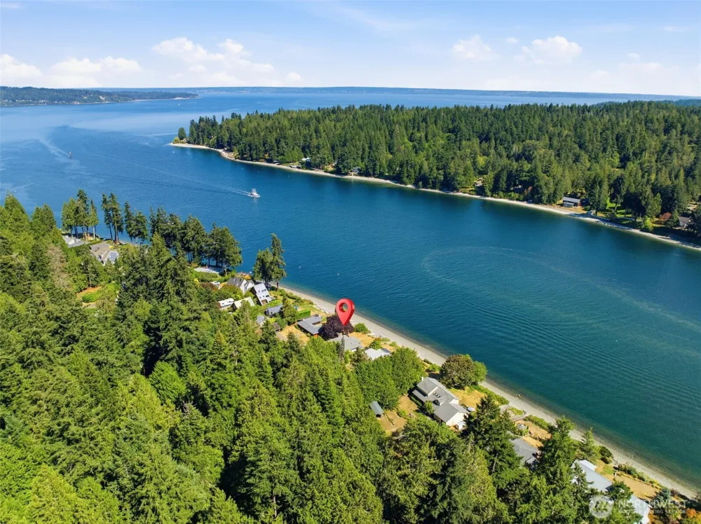 6337 NE Balzow Road Suquamish, WA 98392