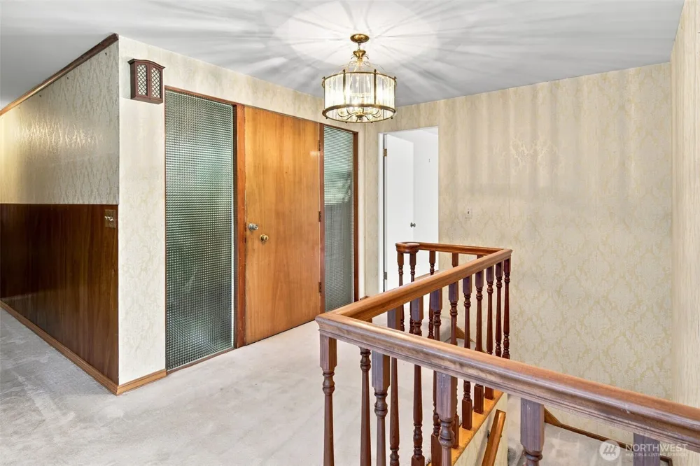 6337 NE Balzow Road Suquamish, WA 98392