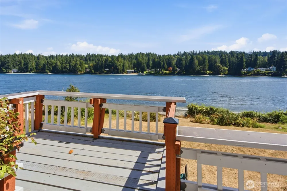 6337 NE Balzow Road Suquamish, WA 98392