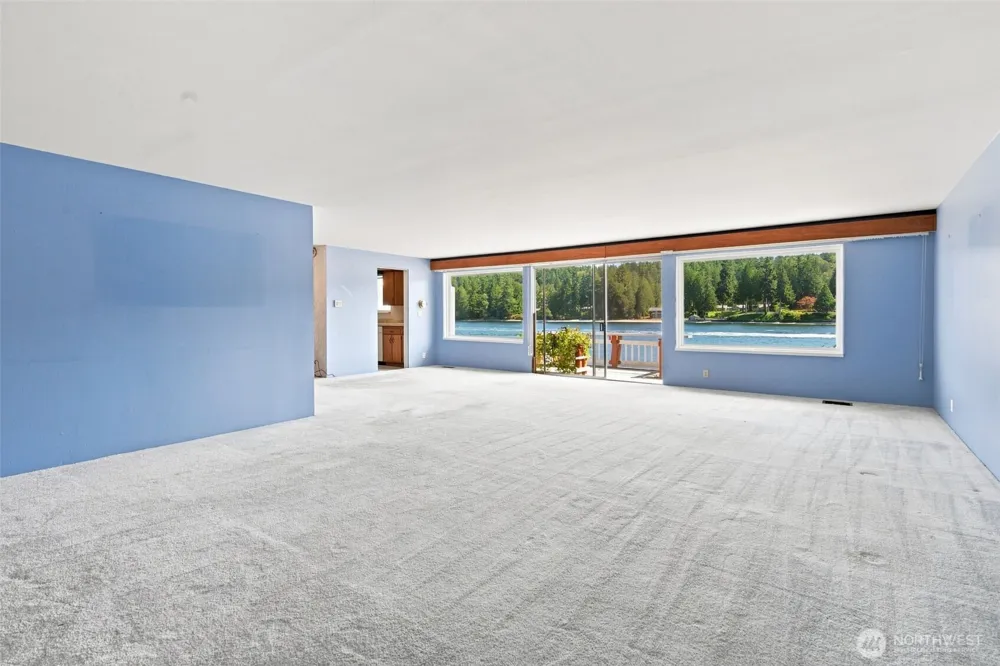 6337 NE Balzow Road Suquamish, WA 98392