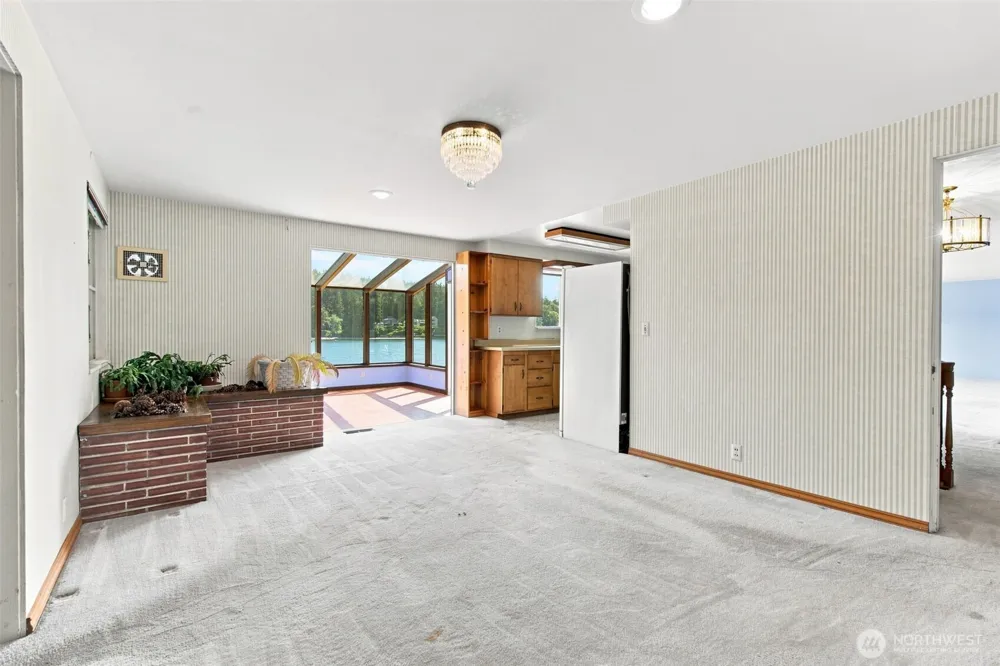6337 NE Balzow Road Suquamish, WA 98392