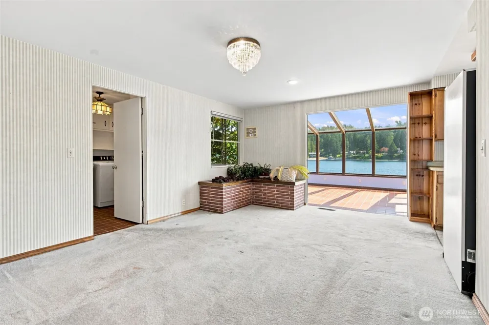6337 NE Balzow Road Suquamish, WA 98392